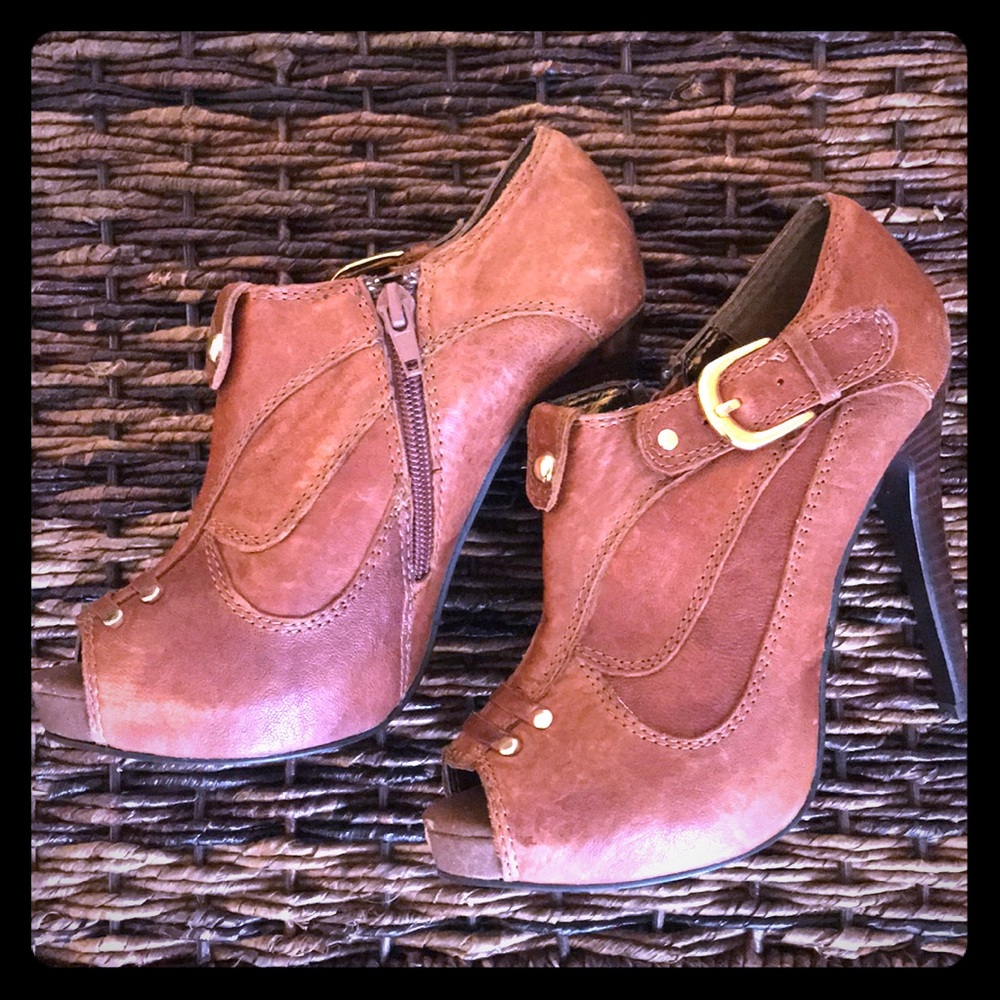 Bakers Brown Leather spiked heels